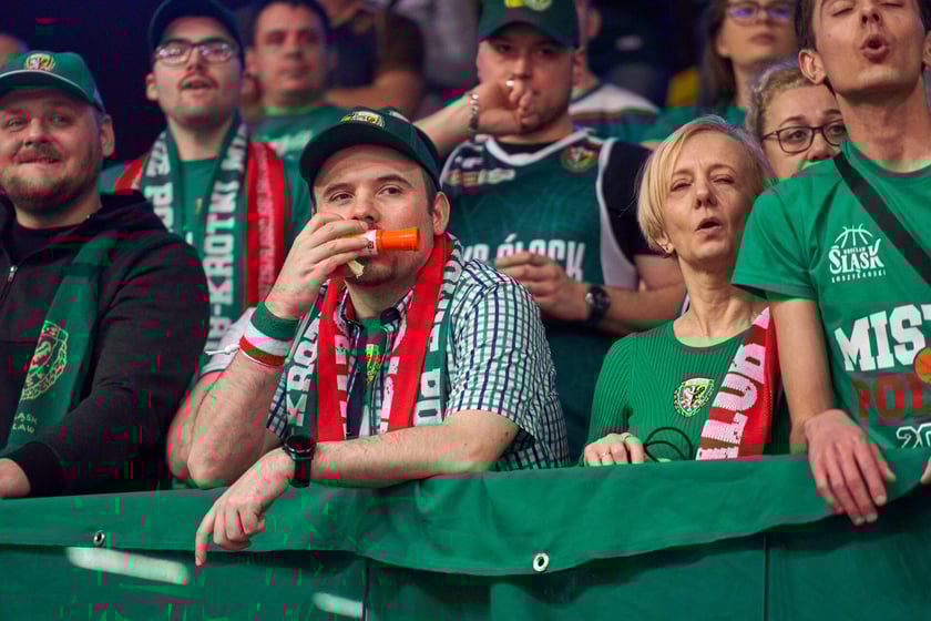 Śląsk Wrocław - Astoria Bydgoszcz w hali Orbita, zdjęcia kibiców i meczu