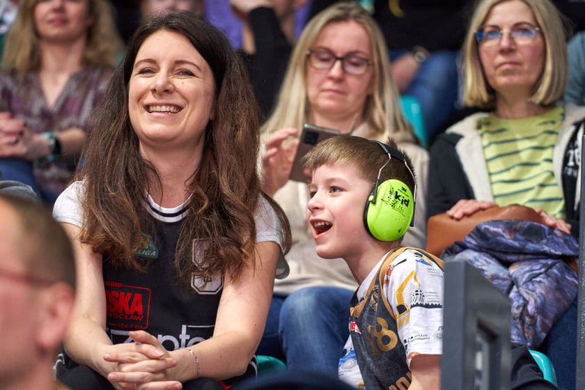 Śląsk Wrocław - Astoria Bydgoszcz w hali Orbita, zdjęcia kibiców i meczu