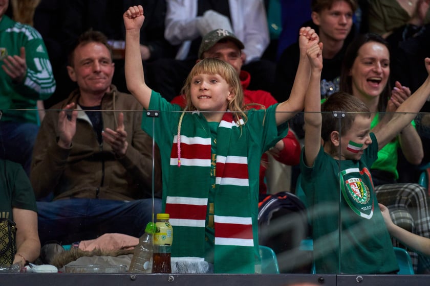 Śląsk Wrocław - Astoria Bydgoszcz w hali Orbita, zdjęcia kibiców i meczu