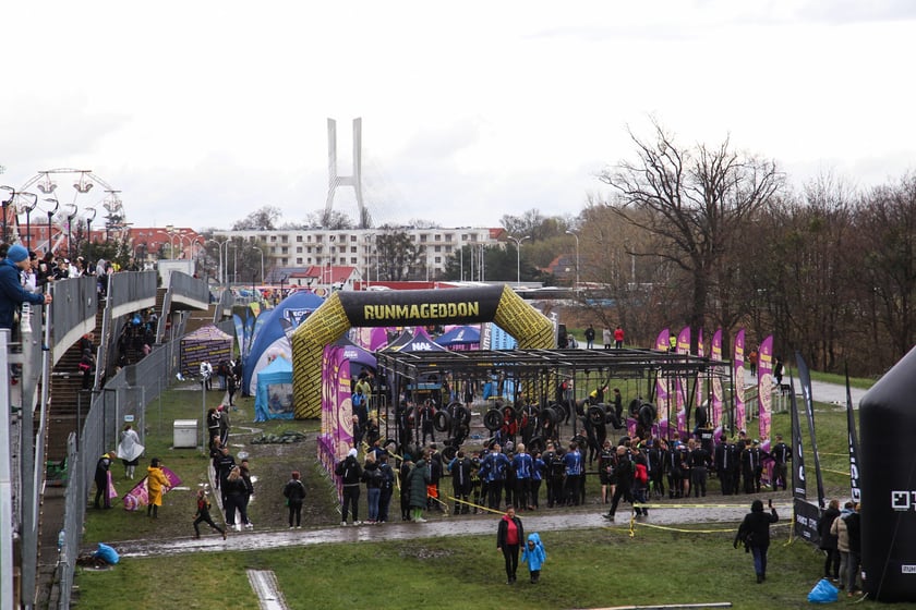 Zawody Runmageddon na Tarczyński Arena na Pilczycach we Wrocławiu