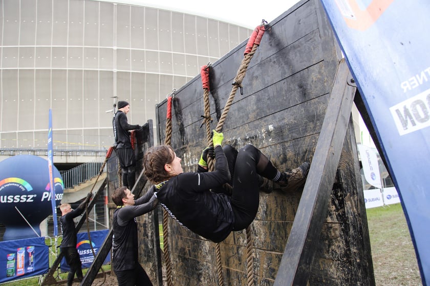 Zawody Runmageddon na Tarczyński Arena na Pilczycach we Wrocławiu