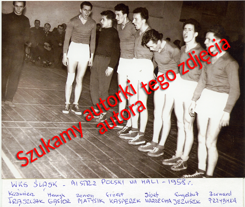 Zawodnicy i sztab sekcji piłki ręcznej WKS Śląsk Wrocław