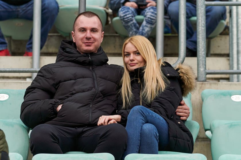 Kibice na trybunach Tarczyński Arena we Wrocławiu, mecz Śląsk Wrocław - Piast Gliwice, 06.04.2023