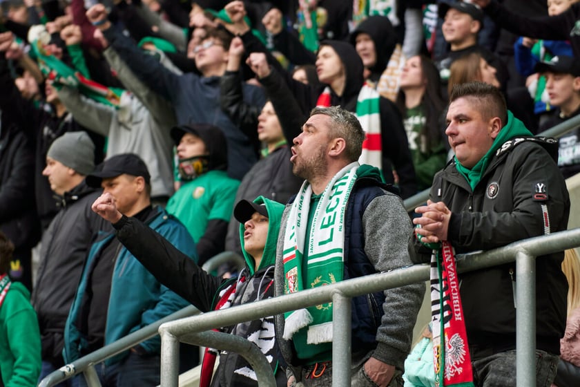 Kibice na trybunach Tarczyński Arena we Wrocławiu, mecz Śląsk Wrocław - Piast Gliwice, 06.04.2023