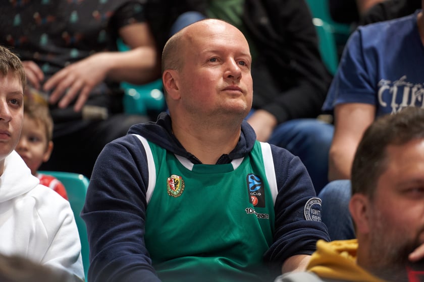 Kibice na meczu Śląska w hali Orbita 3 maja 2023