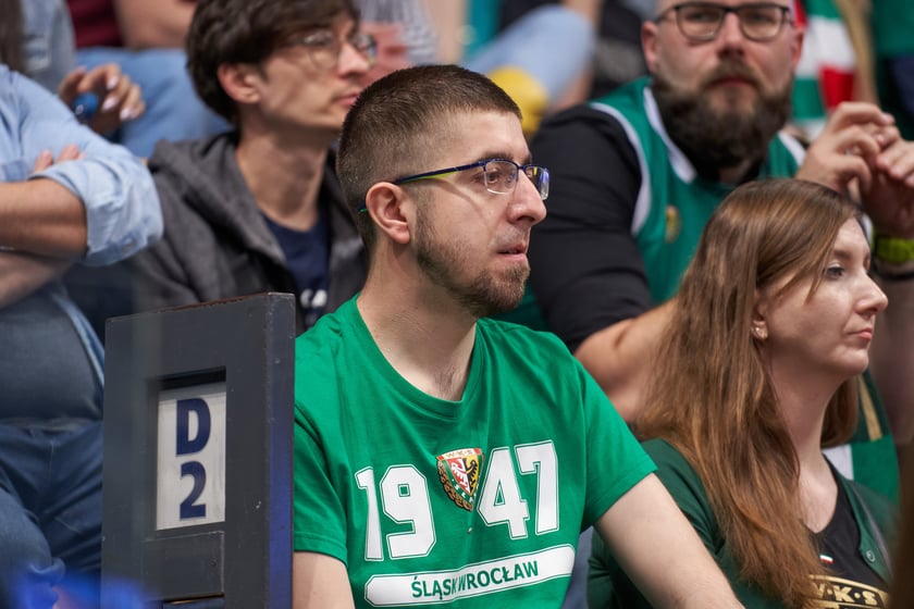 Kibice na meczu Śląska w hali Orbita 3 maja 2023
