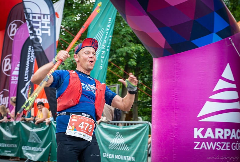 Uczestnicy biegu "3 x Śnieżka = 1 x Mont Blanc"