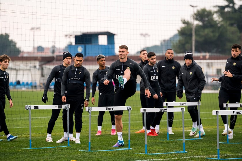 Piłkarze Śląska Wrocław podczas treningu na początku obozu w chorwackim Umag