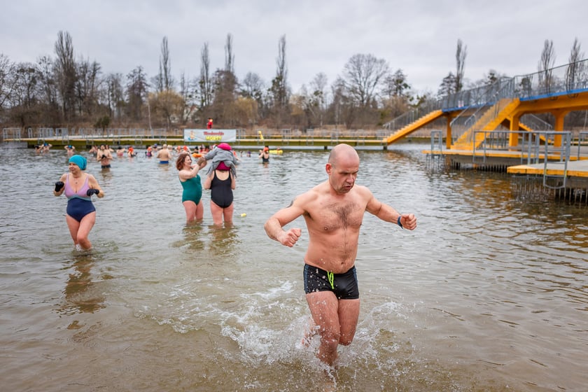 Wrocławskie Morsy na Morskim Oku - luty 2024