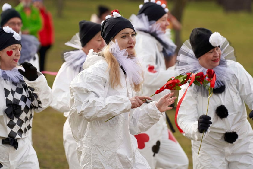 Walentynkowa kąpiel wrocławskich morsów