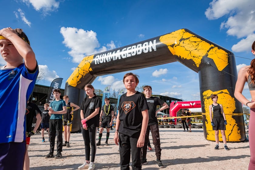 Na zdjęciu Runmageddon Wrocław Partynice 2024 &ndash; uczestnicy
