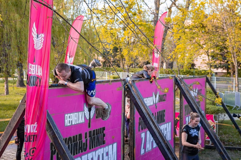 Na zdjęciu Runmageddon Wrocław Partynice 2024 &ndash; uczestnicy
