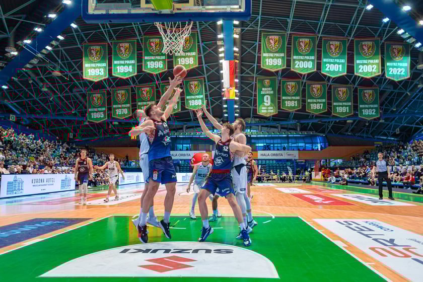 Kibice na meczu Śląska Wrocław z drużyną Arriva Polski Cukier Toruń w Orbicie