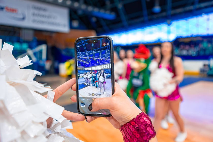 Kibice na meczu Śląska Wrocław z drużyną Arriva Polski Cukier Toruń w Orbicie