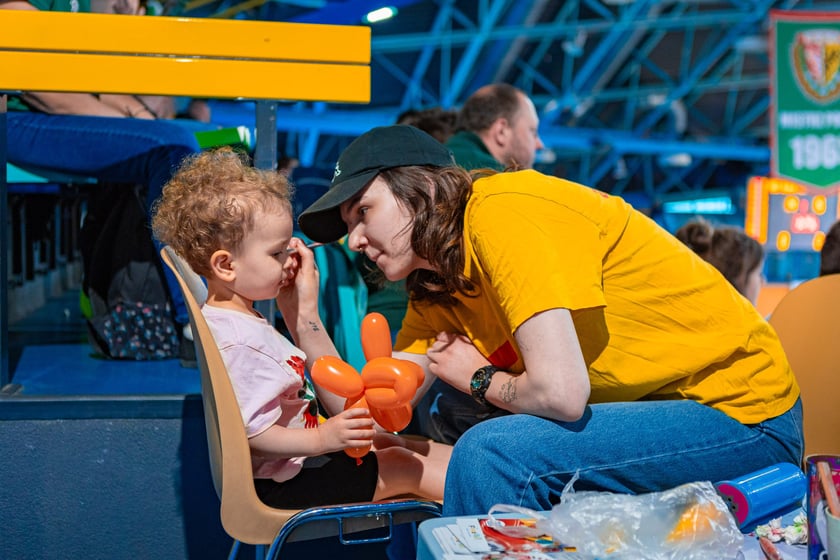 Kibice na meczu Śląska Wrocław z drużyną Arriva Polski Cukier Toruń w Orbicie