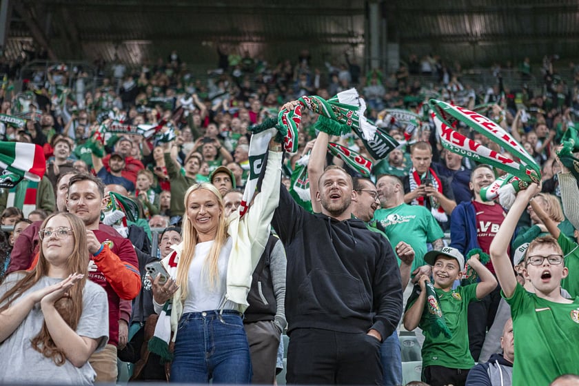 Kibice na meczu Śląska Wrocław z Cracovią na Tarczyński Arenie