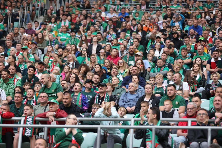 Śląsk Wrocław - Radomiak Radom. Zdjęcia kibiców oraz z meczu.