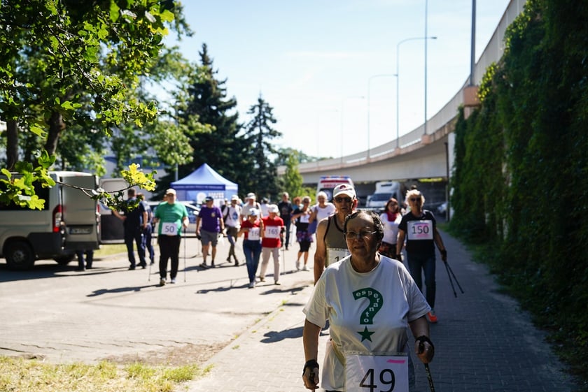 Uczestnicy mistrzostw w joggingu i nordic walking  w parku Zachodnim, 15 czerwca 2024 r.
