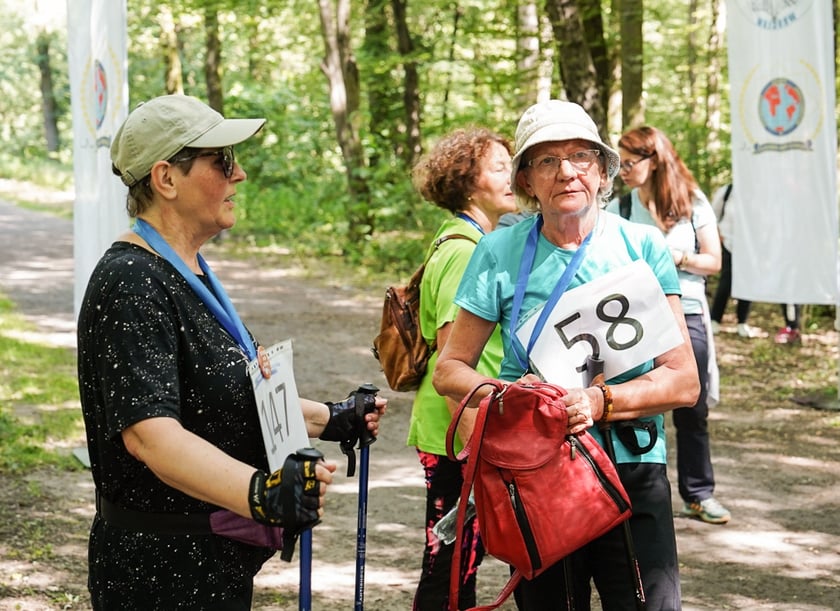Uczestnicy mistrzostw w joggingu i nordic walking  w parku Zachodnim, 15 czerwca 2024 r.