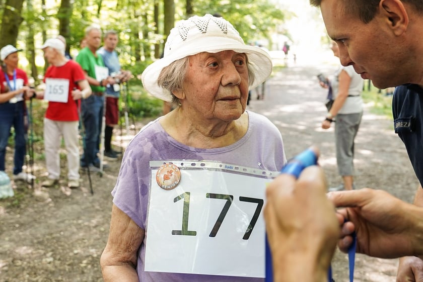 Uczestnicy mistrzostw w joggingu i nordic walking  w parku Zachodnim, 15 czerwca 2024 r.