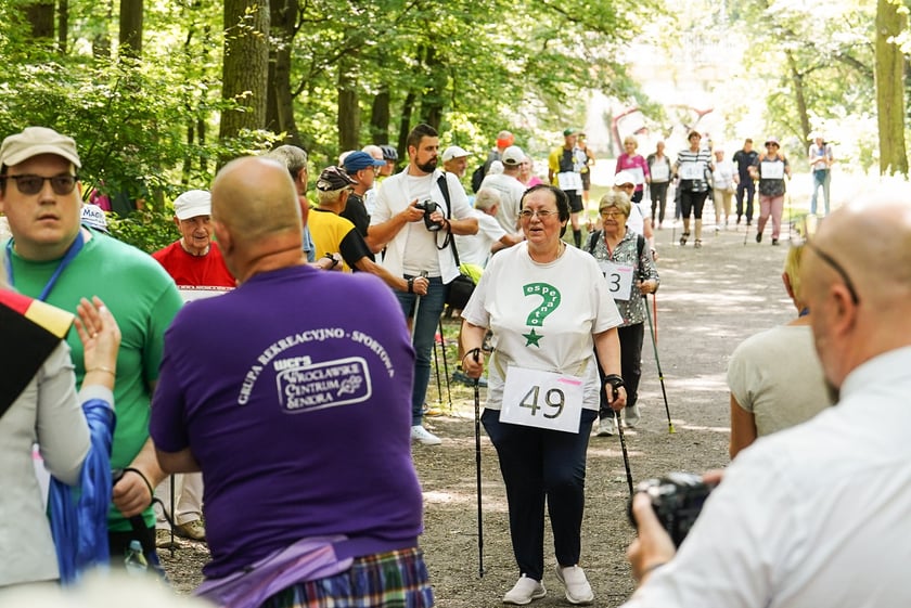 Uczestnicy mistrzostw w joggingu i nordic walking  w parku Zachodnim, 15 czerwca 2024 r.