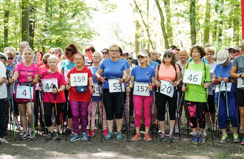 Uczestnicy mistrzostw w joggingu i nordic walking  w parku Zachodnim, 15 czerwca 2024 r.