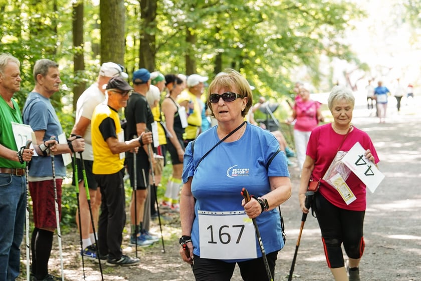 Uczestnicy mistrzostw w joggingu i nordic walking  w parku Zachodnim, 15 czerwca 2024 r.