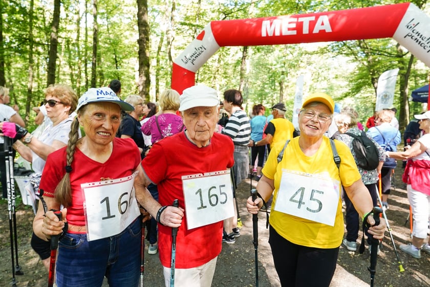 Uczestnicy mistrzostw w joggingu i nordic walking  w parku Zachodnim, 15 czerwca 2024 r.