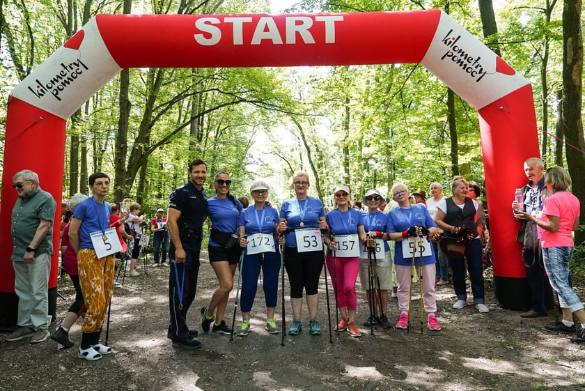 Uczestnicy mistrzostw w joggingu i nordic walking  w parku Zachodnim, 15 czerwca 2024 r.
