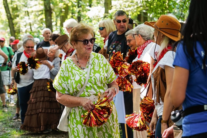 Uczestnicy mistrzostw w joggingu i nordic walking  w parku Zachodnim, 15 czerwca 2024 r.