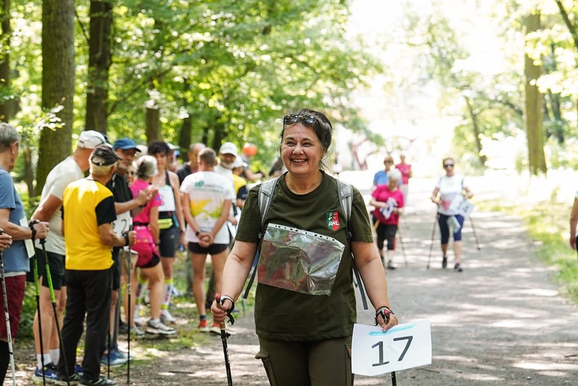 Uczestnicy mistrzostw w joggingu i nordic walking  w parku Zachodnim, 15 czerwca 2024 r.