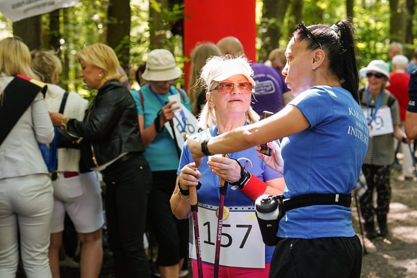 Uczestnicy mistrzostw w joggingu i nordic walking  w parku Zachodnim, 15 czerwca 2024 r.