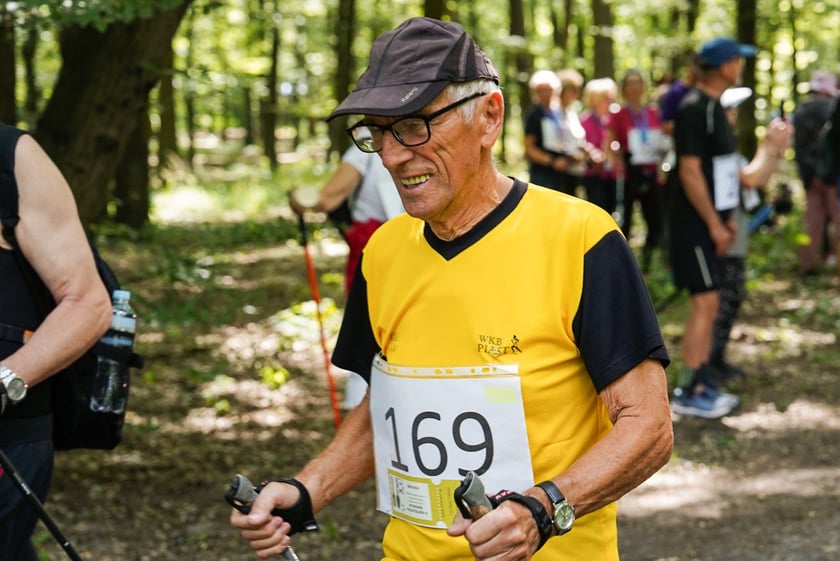 Uczestnicy mistrzostw w joggingu i nordic walking  w parku Zachodnim, 15 czerwca 2024 r.