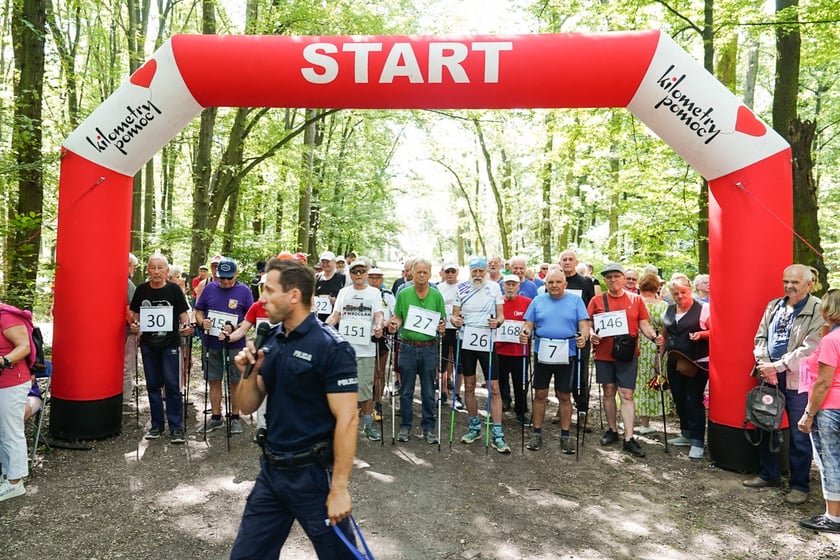 Uczestnicy mistrzostw w joggingu i nordic walking  w parku Zachodnim, 15 czerwca 2024 r.