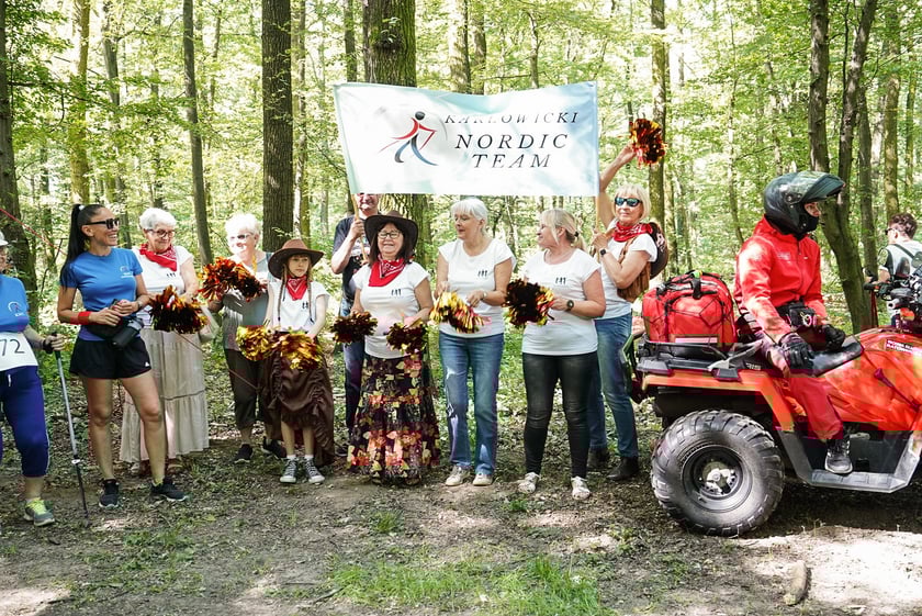 Uczestnicy mistrzostw w joggingu i nordic walking  w parku Zachodnim, 15 czerwca 2024 r.