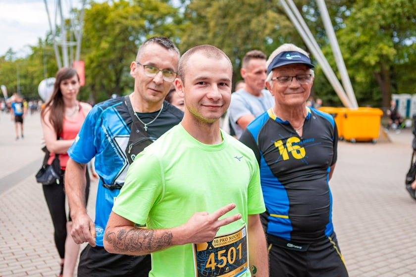 10. PKO Nocny Wrocław Półmaraton – zobaczcie zdjęcia uczestników tuż przed startem