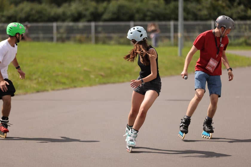 Charytatywny Drużynowy Maraton na Rolkach Tyłem - zdjęcia uczestników
