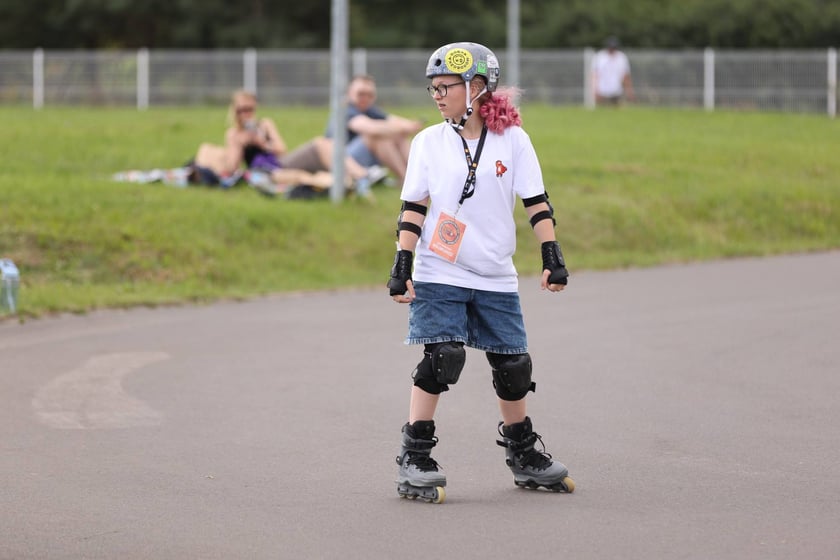 Charytatywny Drużynowy Maraton na Rolkach Tyłem - zdjęcia uczestników