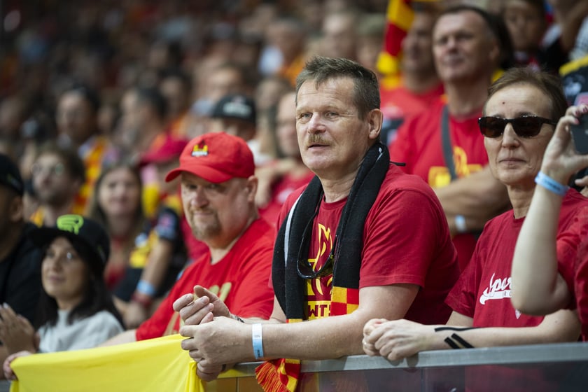 Kibice podczas meczu Betard Sparta Wrocław - GKM Grudziądz na Stadionie Olimpijskim