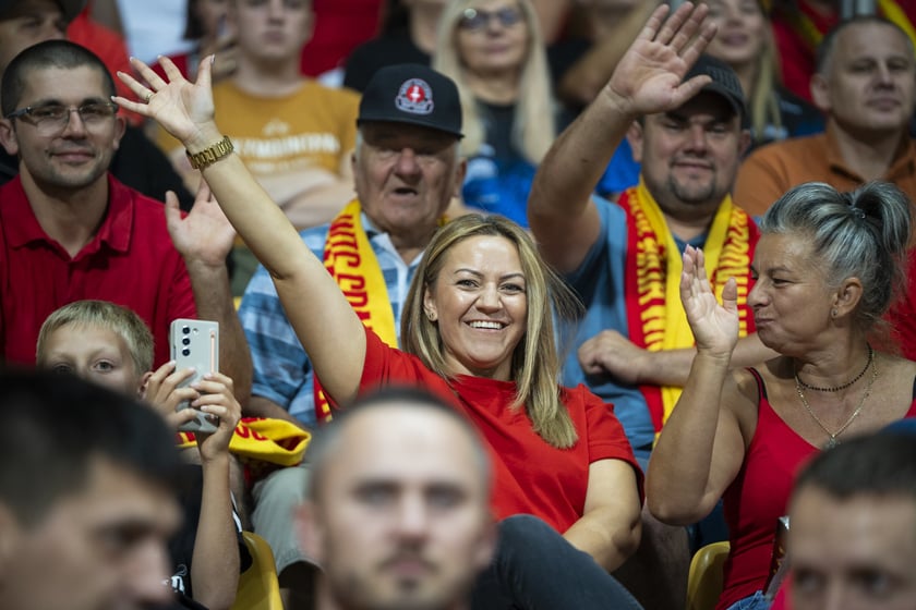 Kibice podczas meczu Betard Sparta Wrocław - GKM Grudziądz na Stadionie Olimpijskim