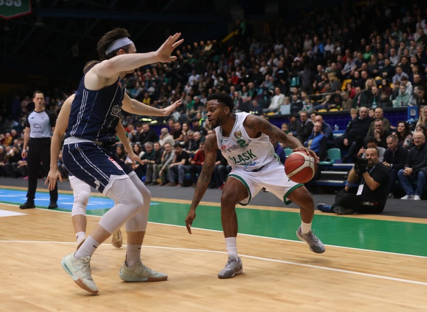 Kibiece w Hali Orbita na meczu WKS Śląsk Wrocław - Dziki Warszawa