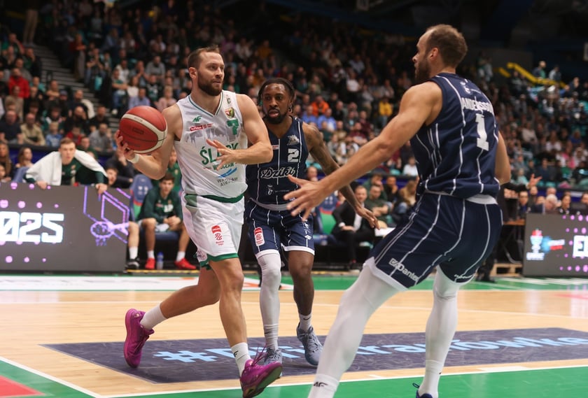 Kibiece w Hali Orbita na meczu WKS Śląsk Wrocław - Dziki Warszawa