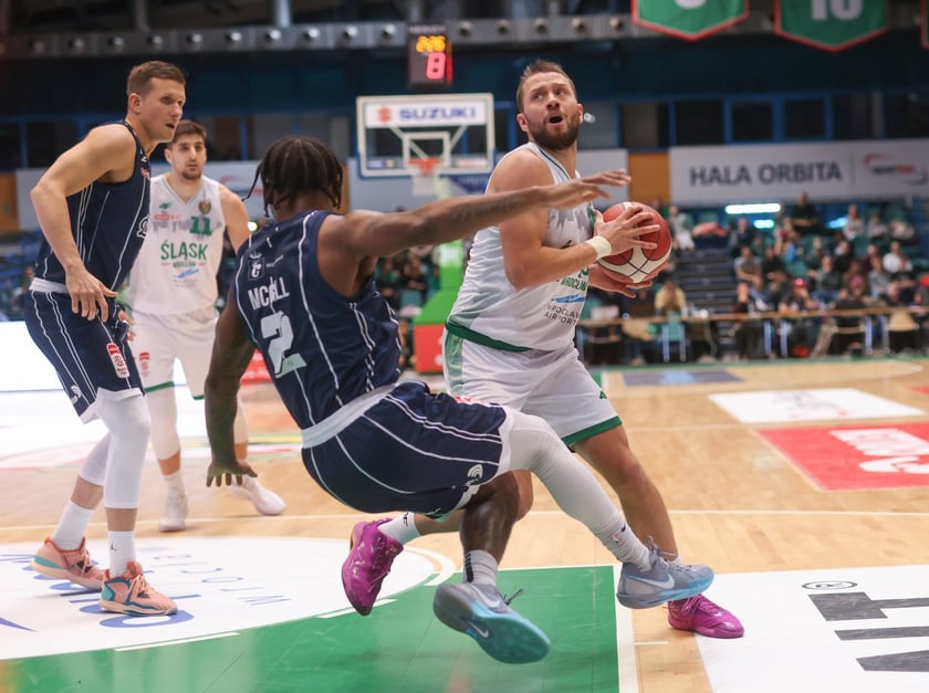 Kibiece w Hali Orbita na meczu WKS Śląsk Wrocław - Dziki Warszawa