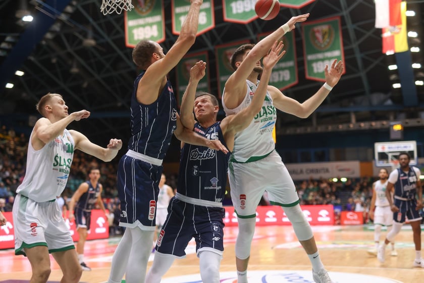 Kibiece w Hali Orbita na meczu WKS Śląsk Wrocław - Dziki Warszawa