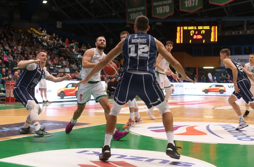 Kibiece w Hali Orbita na meczu WKS Śląsk Wrocław - Dziki Warszawa