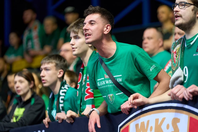 Śląsk Wrocław wygrał z Zastalem w Orbicie. Zdjęcia kibic&oacute;w