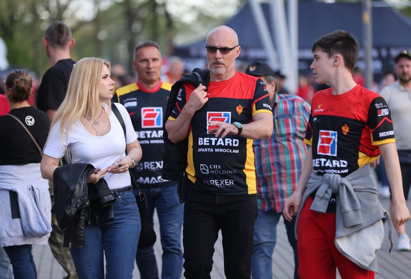 Mecz Sparta - Falubaz. Inauguracja sezonu PGE Ekstraligi we Wrocławiu