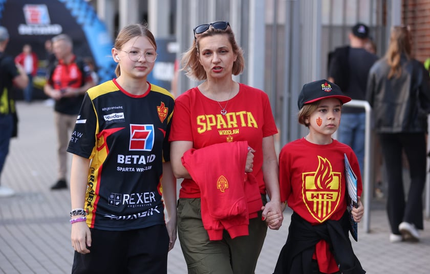 Mecz Sparta - Falubaz. Inauguracja sezonu PGE Ekstraligi we Wrocławiu