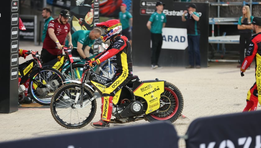 Mecz Sparta - Falubaz. Inauguracja sezonu PGE Ekstraligi we Wrocławiu