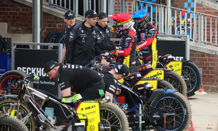 Mecz Sparta - Falubaz. Inauguracja sezonu PGE Ekstraligi we Wrocławiu